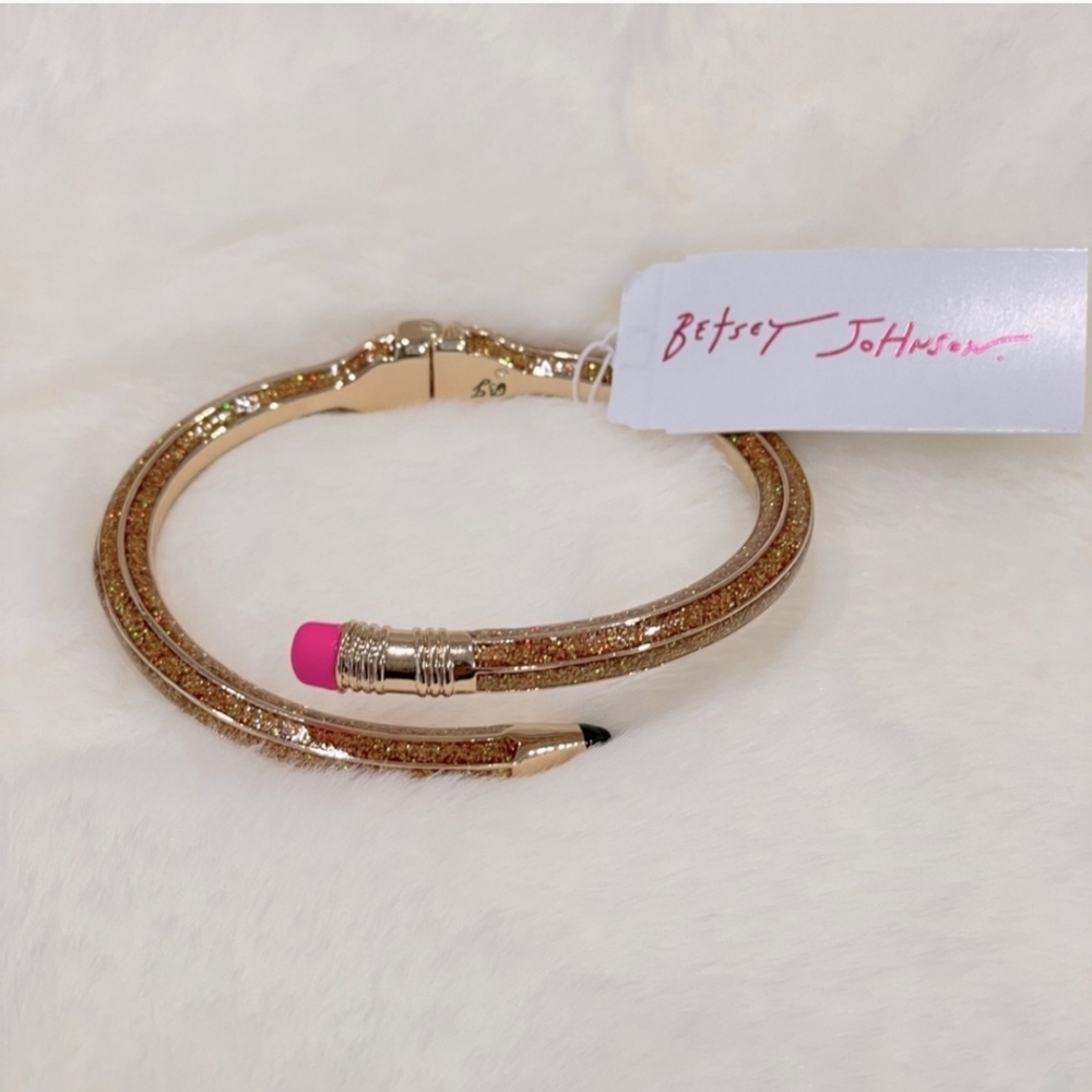 💛 🔹️Betsey Johnson Gold Glitter Pencil Pink Eraser Bracelet Cuff ✨️💛 NEW!! - Picture 4 of 5